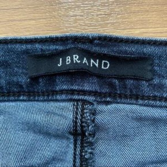 J Brand‎ Capri Distress Size 26 - Picture 9 of 11